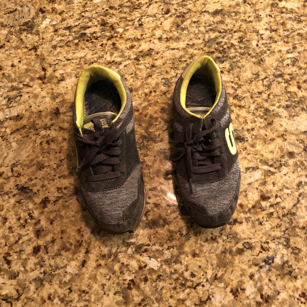 Woman’s like new Sketchers!!!